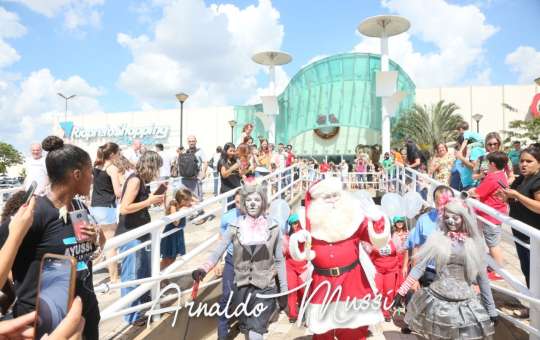 Chegada do Papai Noel no rio preto shopping 2