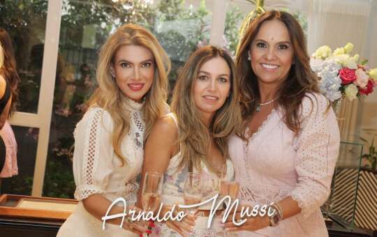 Maison D e Vilma Coelho recebem Marta Medeiros